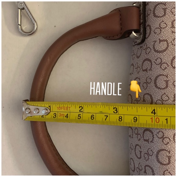 ❌SOLD SOLD SOLD❌USED GUESS PURSE W/SHOULDER STRAP - Picture 7 of 8